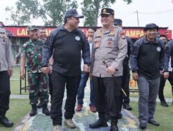 Kunker ke Riau, Kepala BNN RI Sempatkan Latihan Menembak di Mako Brimob