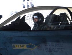 Sukses Formasi 77 HUT RI, Danlanud Rsn Berikan Apresiasi kepada Penerbang F-16