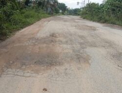 Terlupakan, Puluhan Lubang Menganga Ancam Keselamatan Pengguna Jalan