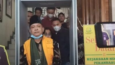 Mantan Rektor UIN Riau Ditahan Dugaan  Korupsi Pengadaan Internet