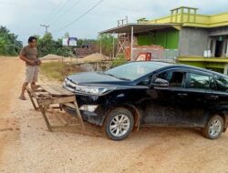 Tak Terima Jalan Lingkungan Ditutup, Latip Akan Laporkan Ketua RT 01 Kepada Pihak yang Berwajib