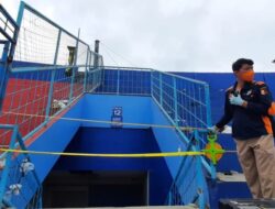 Gas Air Mata Ditembakkan, Kenapa Pintu Darurat Dikunci?