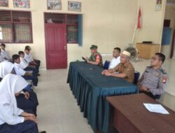 SMPN 10 Tapung Terima Bantuan Desa