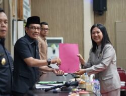 DPRD Meranti Paripurna Agenda Pandangan Fraksi Terhadap Penyampaian 2 Ranperda