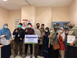BPJS-IZI Riau Serahkan Alat Bantu Dengar dan Kaki Palsu Disabilitas