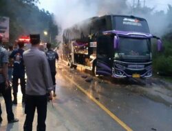 Bus Rombongan Istri DPRD Kuantan Singingi Terbakar di Sawahlunto