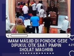 Viral! Sedang Pimpim Shalat, Imam Masjid Dipukuli Bertubi-tubi oleh Jemaah