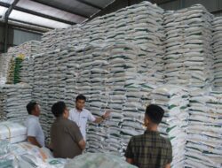 Cek Stok Beras, Polres Datangi Gudang Bulog Rengat
