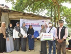 Kanwil DJBC Riau-IZI Bagikan 85 Paket Ramadan untuk Masyarakat Pinggiran
