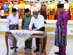 Disaksikan Gubri, Pengurus FKPMR 2025-2030  Dikukuhkan