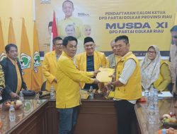 Afrizal Sintong, Orang Pertama kembalikan Formulir